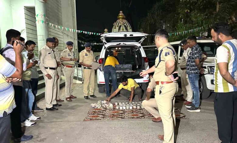 छत्तीसगढ़ में पुलिस को बड़ी सफलता, इनोवा कार से साढ़े 4 करोड़ रुपये बरामद